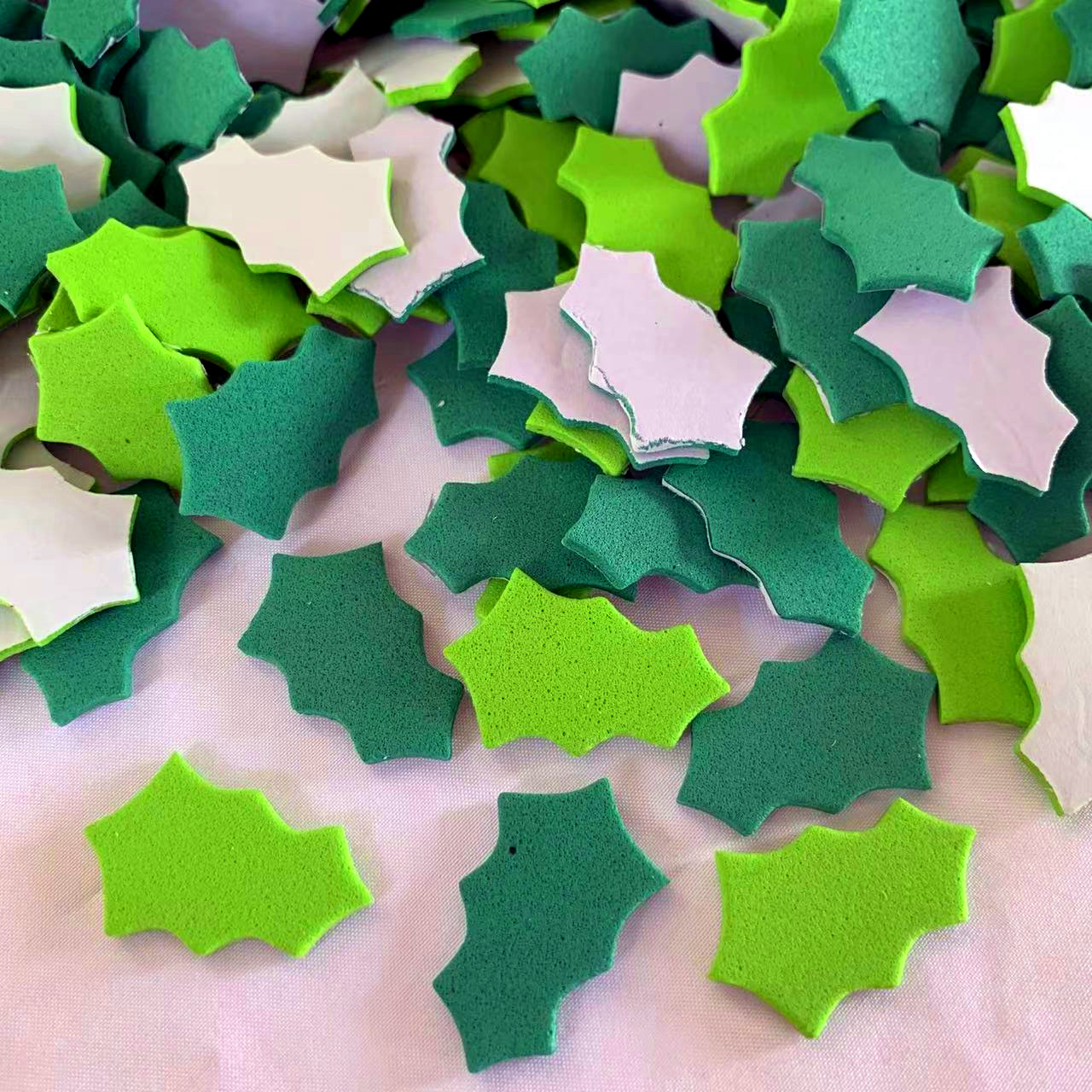 100PCS พวงหรีดคริสต์มาส leaes  - Art Craft Winter บทวิจารณ์และราคา